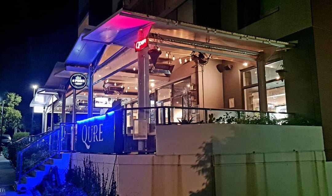 Qure Restaurant And Apartments Canberra Bruce エクステリア 写真